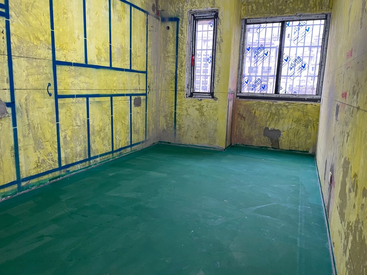 南京裝修公司紅牛裝飾工地突擊巡檢：一厘一毫堅(jiān)守品質(zhì)，一心一意守護(hù)新家！